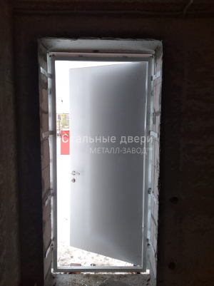Фото установленной двери №204 в Шаховской
