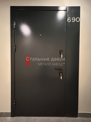 Фото установленной двери №311 в Шаховской